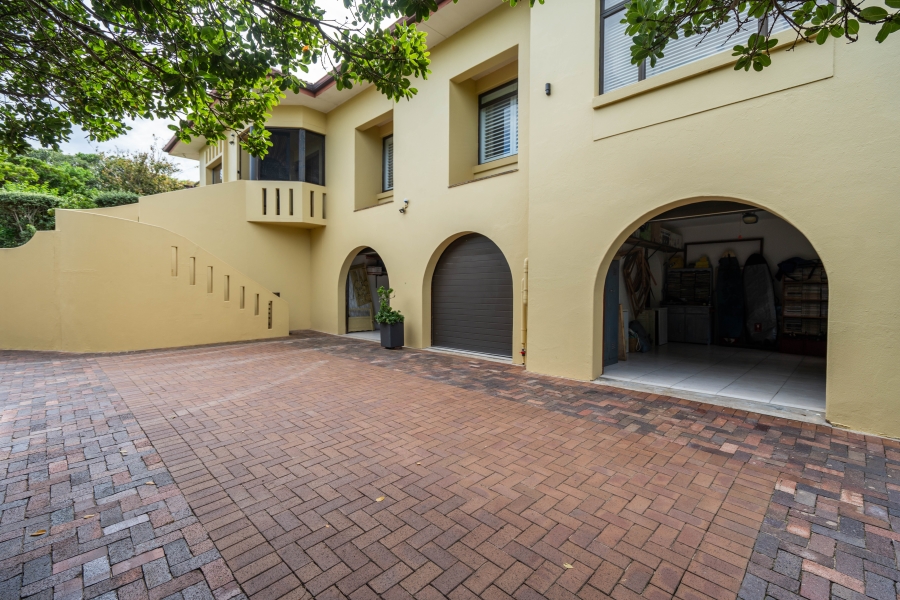 7 Bedroom Property for Sale in West Beach Eastern Cape